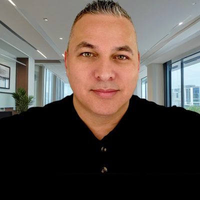 Roberto Montoya Business Photo